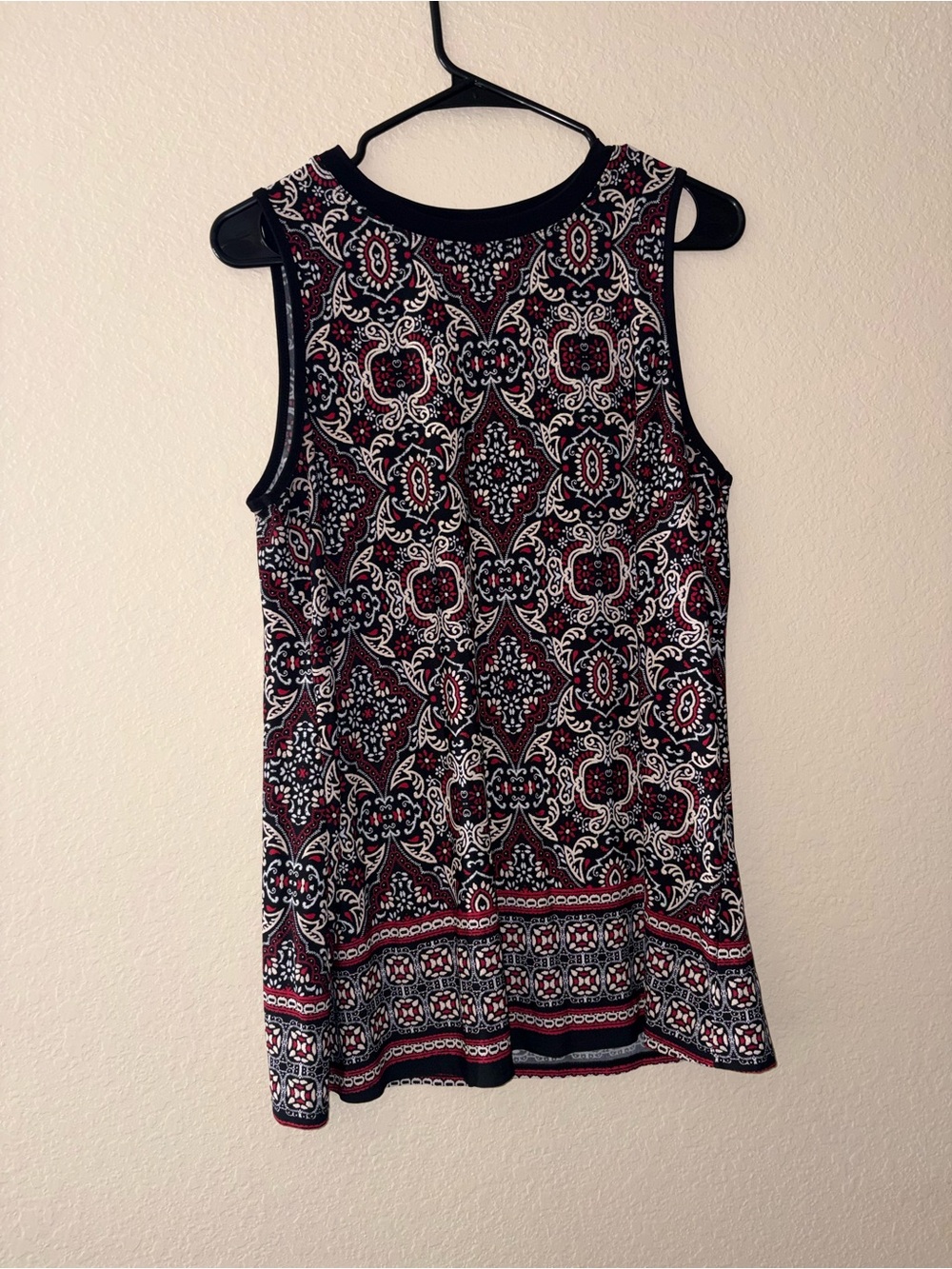 Apt. 9 Black and Red Patterned Sleeveless Tank